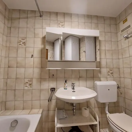 Mit Malerischem Bergblick Im 아파트 *
